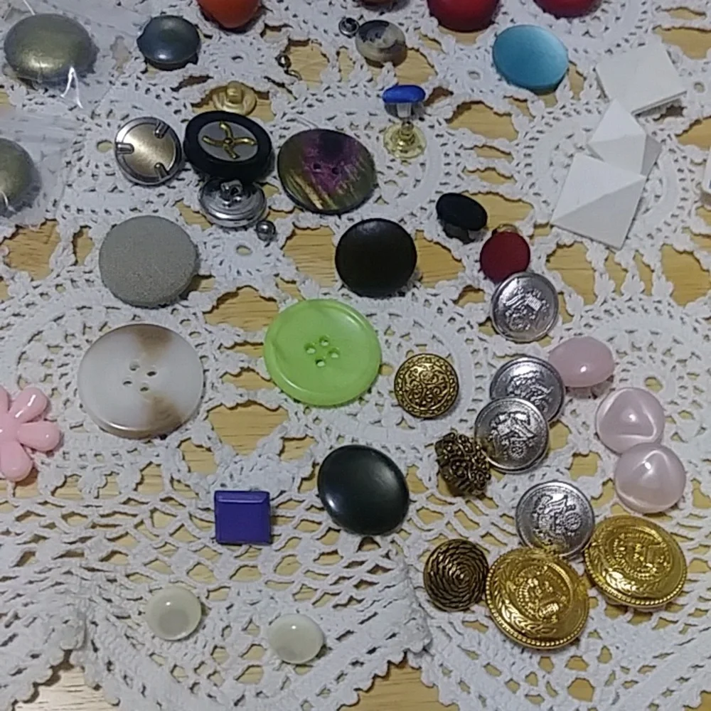 Sewing Bundle - New and vintage Buttons , needle threaders